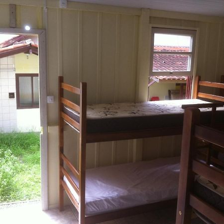 Hostel Casa Da Praia ปิซาร์รัส ภายนอก รูปภาพ