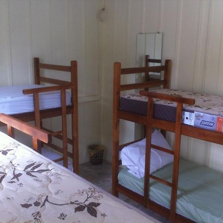 Hostel Casa Da Praia ปิซาร์รัส ภายนอก รูปภาพ