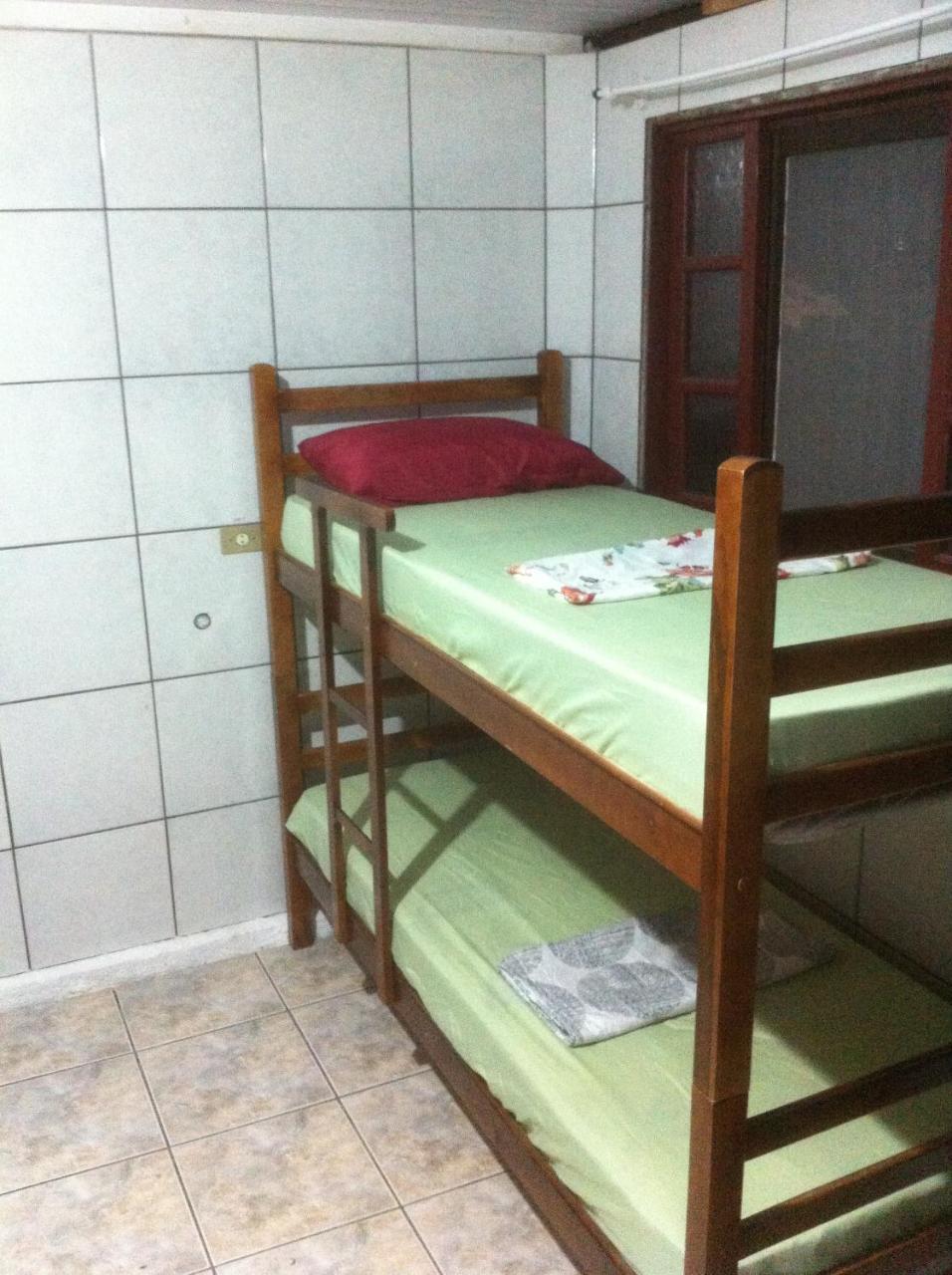 Hostel Casa Da Praia ปิซาร์รัส ภายนอก รูปภาพ