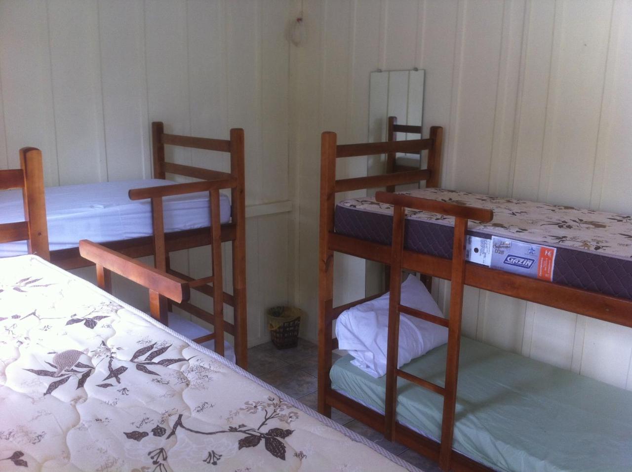 Hostel Casa Da Praia ปิซาร์รัส ภายนอก รูปภาพ
